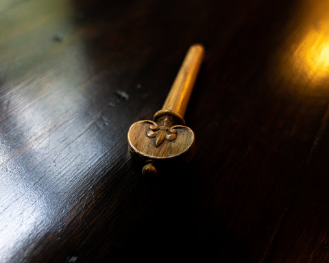 Fleur De Lis Violin Peg in Southern Live Oak (Raw Untreated)